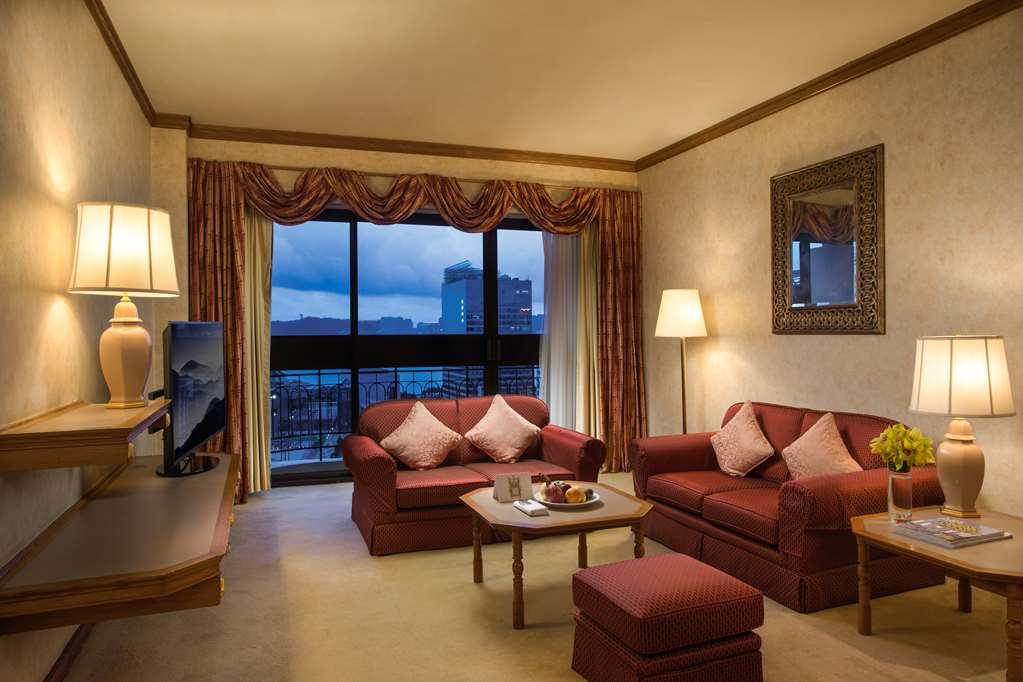 Artyzen Grand Lapa Macau Hotel Phòng bức ảnh A living room at the Four Seasons Hotel